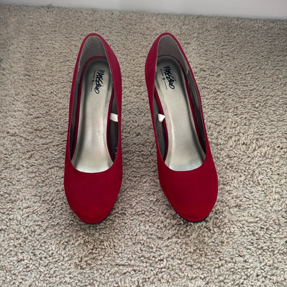 Mossimo Red Suede Pumps 7.5 👠
